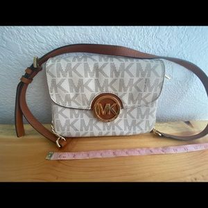 MICHAEL KORS CROSSBODY
